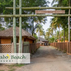 Отель Anomabo Beach Resort парковка
