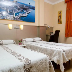 Отель Hostal Barcelona Стандартный номер фото 4