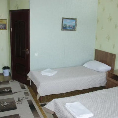 Hostel Inn Osh Стандартный номер с различными типами кроватей фото 4