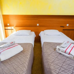 Hotel Bern by TallinnHotels 3* Улучшенный номер с 2 отдельными кроватями фото 4