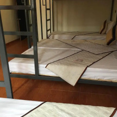 Отель Sunshine 3 2* Кровать в общем номере фото 11