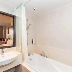 Ashlee Hub Hotel Patong 4* Номер Делюкс с двуспальной кроватью фото 10