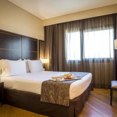 Отель Eurostars Monumental 4* Улучшенный номер с двуспальной кроватью фото 4