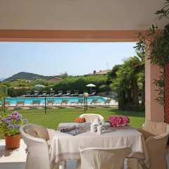 Отель Residence Corte degli Olivi Манерба-дель-Гарда бассейн фото 3