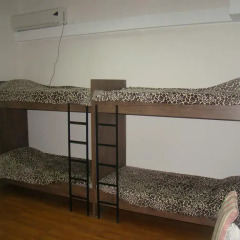 Отель Tiflisi Guest House 2* Стандартный семейный номер с двуспальной кроватью фото 2