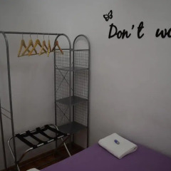 Отель Hostal MiMi Las Ramblas Номер категории Эконом с двуспальной кроватью (общая ванная комната) фото 2