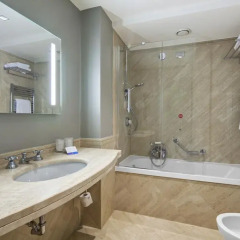Отель NH Milano Touring 4* Стандартный номер с различными типами кроватей фото 14