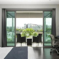 Отель ONE°15 Marina Club Singapore 4* Стандартный семейный номер с различными типами кроватей фото 2