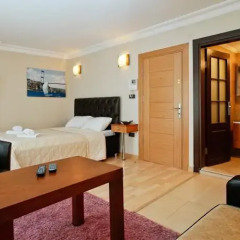 Отель Royem Suites комната для гостей