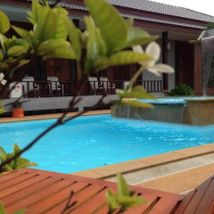 Отель Khum Laanta Resort Ланта бассейн фото 3