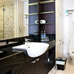 Grand Sukhumvit Hotel Bangkok Managed by Accor 4* Номер Делюкс с различными типами кроватей фото 3