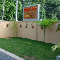 Отель Otha Shy Airport Transit Hotel Шри-Ланка, Сидува-Катунаяке - отзывы, цены и фото номеров - забронировать отель Otha Shy Airport Transit Hotel онлайн с домашними животными