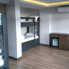 Отель Cheers Lighthouse 3* Кровать в общем номере с двухъярусной кроватью фото 17