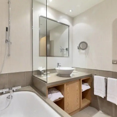 Отель Golden Tulip Villa Massalia 4* Улучшенный номер с различными типами кроватей фото 5
