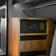 Siam@Siam Design Hotel Bangkok сейф в номере