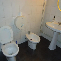 Hotel Pension Mode Lleida Льейда ванная