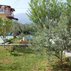 Yard Paradise Hotel
