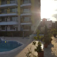 Отель Breeze Apartments Болгария, Солнечный берег - отзывы, цены и фото номеров - забронировать отель Breeze Apartments онлайн бассейн