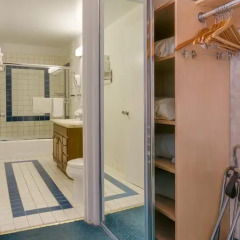 Отель Nob Hill Motor Inn сауна