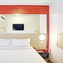 Отель Red Planet Aseana City, Manila 2* Стандартный номер с различными типами кроватей фото 2