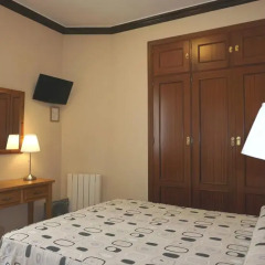 Отель Hostal Santillan Стандартный номер с различными типами кроватей фото 5