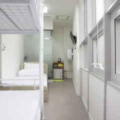 Отель 24 Guesthouse Dongdaemun 2* Стандартный семейный номер с двуспальной кроватью фото 2
