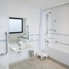 Отель Holiday Inn Edinburgh City West 3* Стандартный номер фото 3