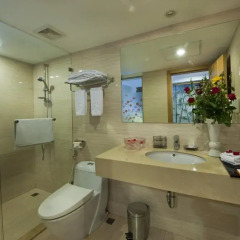 Hanoi Romance Hotel 3* Улучшенный номер с различными типами кроватей фото 4
