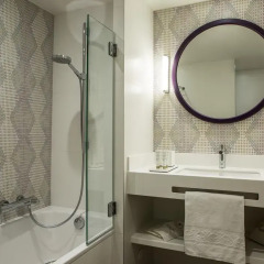 Отель Hôtel Parc Saint Séverin 4* Улучшенный номер с различными типами кроватей