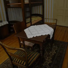 Hostel Mleczarnia Кровать в общем номере с двухъярусной кроватью фото 14