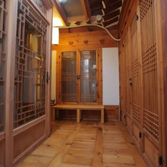 Отель Bukchon Yujung балкон