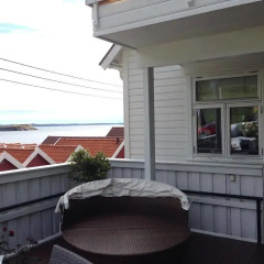 Отель Møvik Holiday Home Кристиансанд балкон