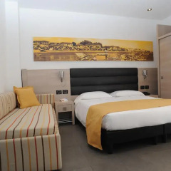 Hotel Adlon сейф в номере
