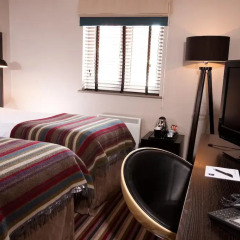 Отель Village Hotel Liverpool Великобритания, Ливерпуль - отзывы, цены и фото номеров - забронировать отель Village Hotel Liverpool онлайн удобства в номере фото 2