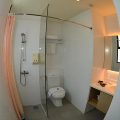 Aqueen Hotel Lavender ванная