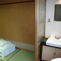 Отель Yamamoto Ryokan 2* Стандартный номер с различными типами кроватей фото 3
