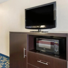 Отель Comfort Inn & Suites near Universal Orlando Resort 2* Стандартный номер с различными типами кроватей фото 13