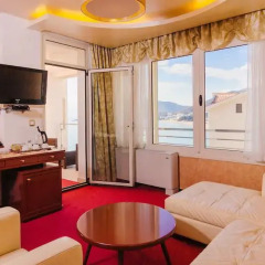 Meridian Hotel 4* Стандартный семейный номер с двуспальной кроватью фото 8