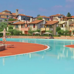 Отель Garda Resort Манерба-дель-Гарда бассейн