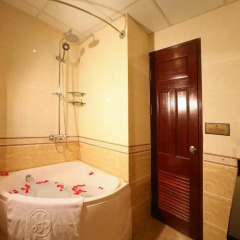 Отель Hanoi Guesthouse Улучшенный номер