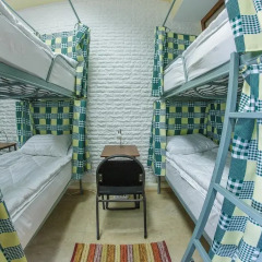 DimAL Hostel Almaty Кровать в мужском общем номере двухъярусные кровати фото 3