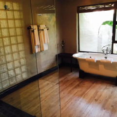 Отель Woodall Country House and Spa ванная