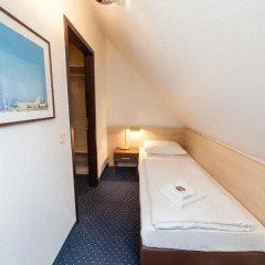 Отель Novum Hotel Mariella Airport Германия, Кёльн - 1 отзыв об отеле, цены и фото номеров - забронировать отель Novum Hotel Mariella Airport онлайн комната для гостей фото 3