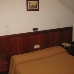Отель Hostal Linar Стандартный номер с двуспальной кроватью