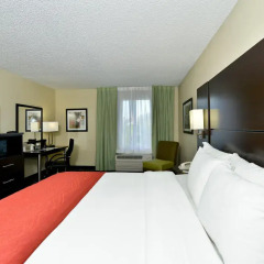 Отель Comfort Inn & Suites near Universal Orlando Resort 2* Стандартный номер с различными типами кроватей фото 4