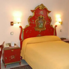 Mesón Castilla Atiram Hotel сейф в номере
