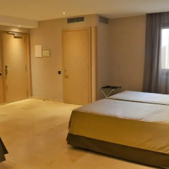 Gran Hotel Barcino 4* Стандартный номер с двуспальной кроватью фото 3