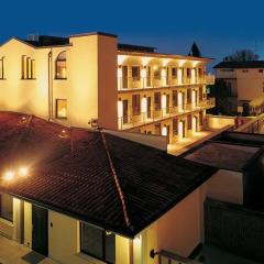 Hotel Ovest Пьяченца бассейн