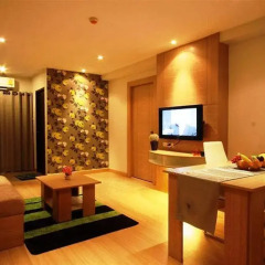 Отель Thonglor Suites Бангкок комната для гостей фото 3