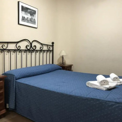 Отель Hostal El Pilar Стандартный номер с двуспальной кроватью фото 24